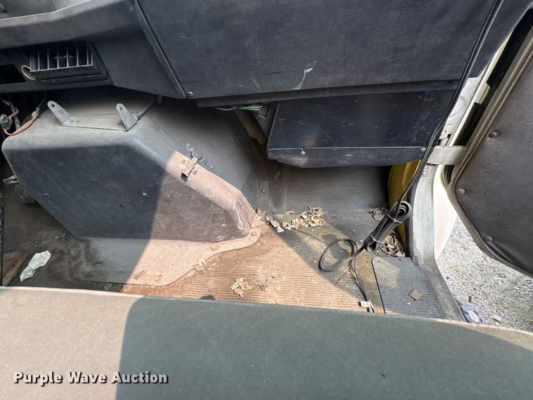 image for item EF1278 1996 International 4900 fuel / lube truck