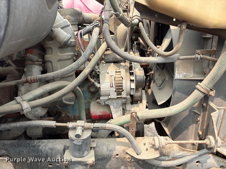 image for item EF1278 1996 International 4900 fuel / lube truck