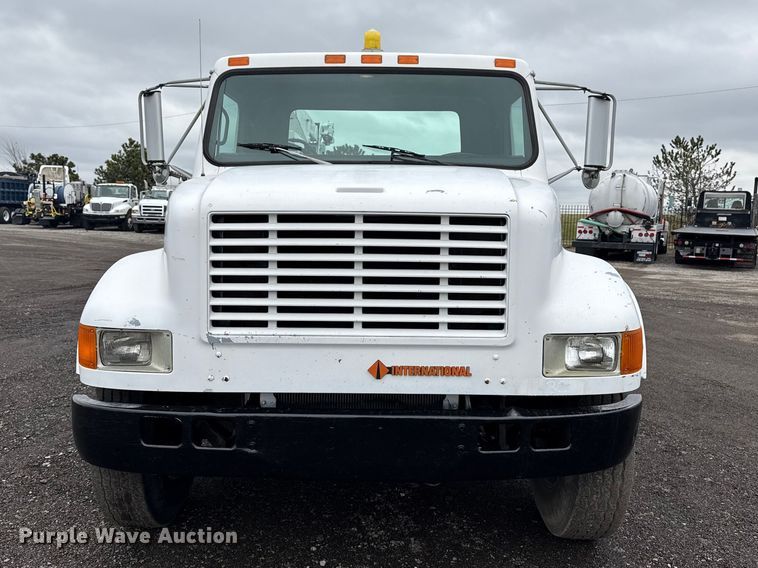 image for item EG8837 1991 International 4600 utility / service truck