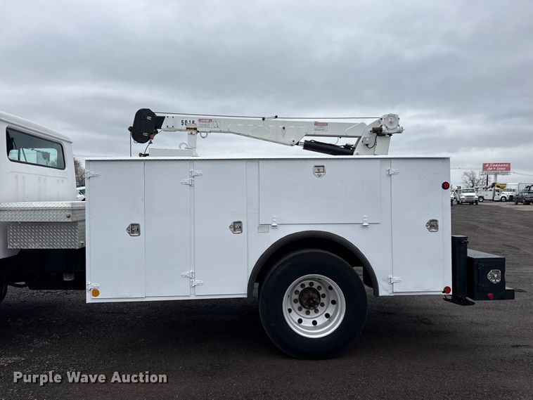 image for item EG8837 1991 International 4600 utility / service truck