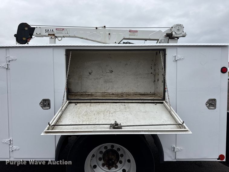image for item EG8837 1991 International 4600 utility / service truck