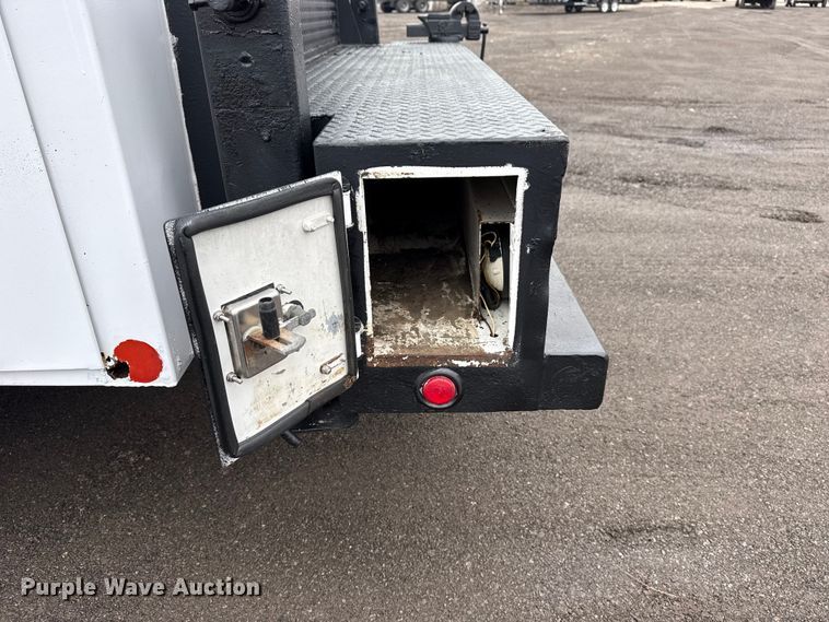 image for item EG8837 1991 International 4600 utility / service truck