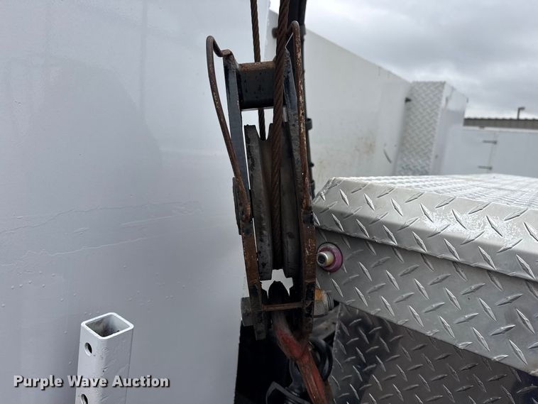 image for item EG8837 1991 International 4600 utility / service truck