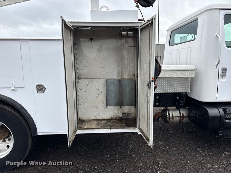 image for item EG8837 1991 International 4600 utility / service truck