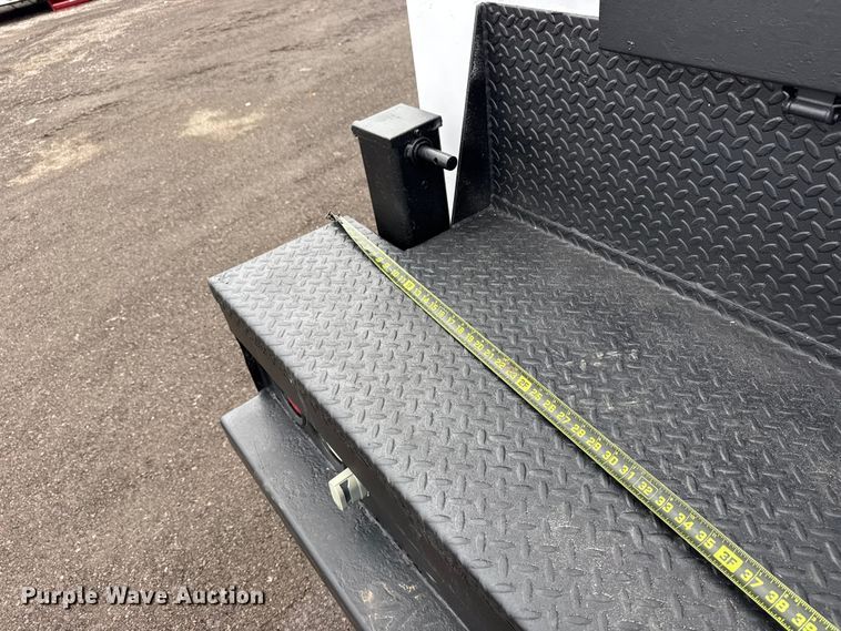 image for item EG8837 1991 International 4600 utility / service truck