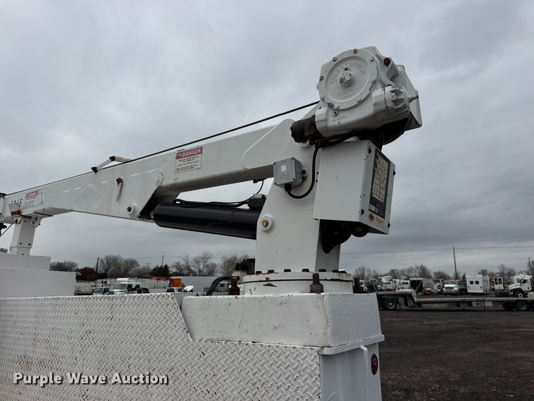 image for item EG8837 1991 International 4600 utility / service truck