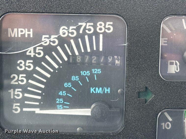 image for item EG8837 1991 International 4600 utility / service truck