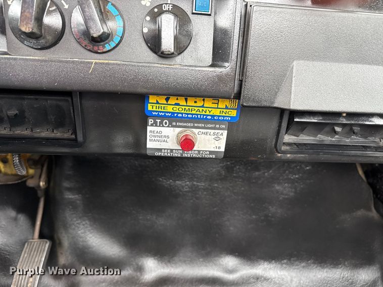 image for item EG8837 1991 International 4600 utility / service truck