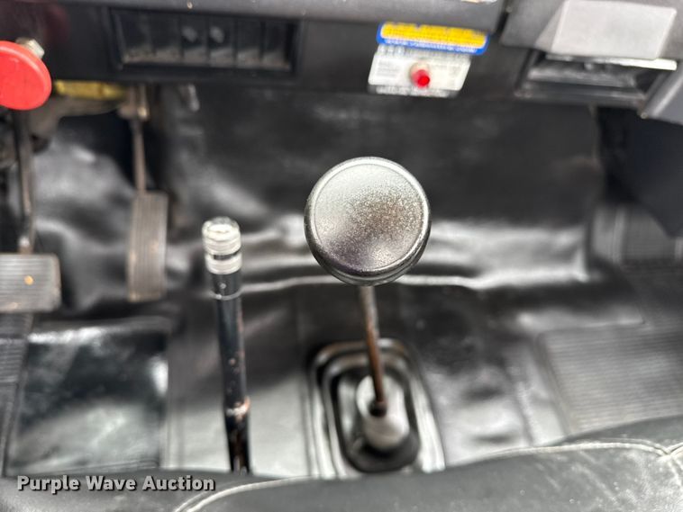 image for item EG8837 1991 International 4600 utility / service truck