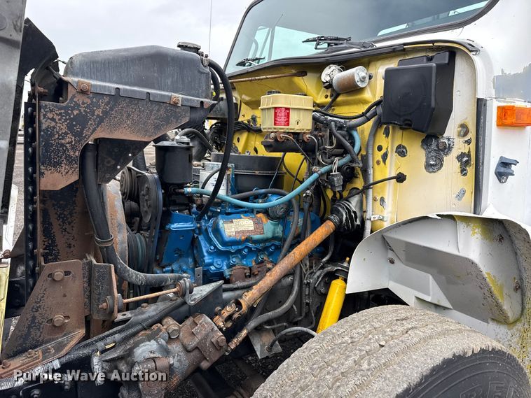 image for item EG8837 1991 International 4600 utility / service truck