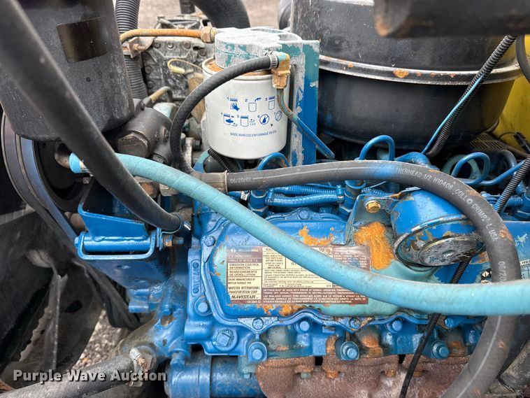 image for item EG8837 1991 International 4600 utility / service truck
