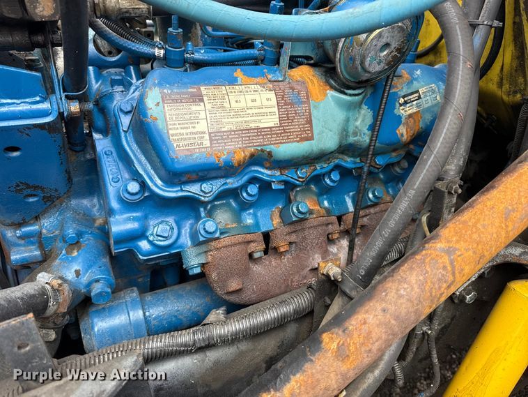 image for item EG8837 1991 International 4600 utility / service truck