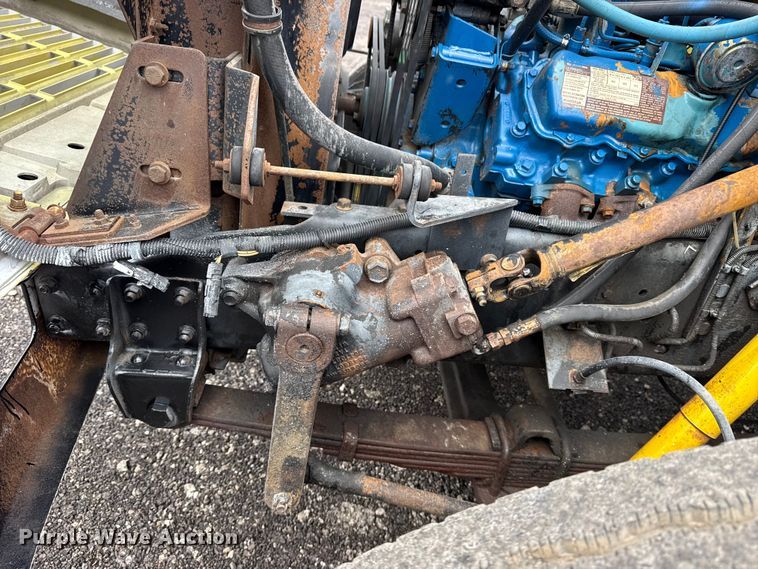 image for item EG8837 1991 International 4600 utility / service truck