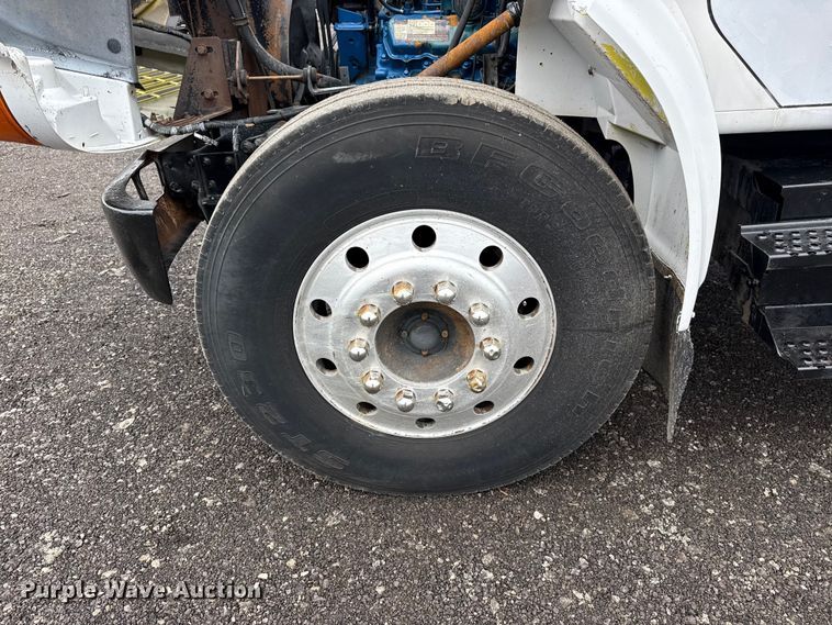 image for item EG8837 1991 International 4600 utility / service truck