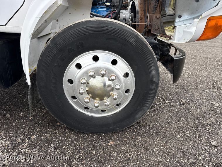image for item EG8837 1991 International 4600 utility / service truck