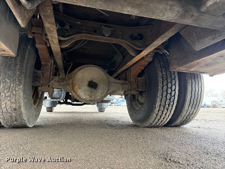 image for item EG8837 1991 International 4600 utility / service truck