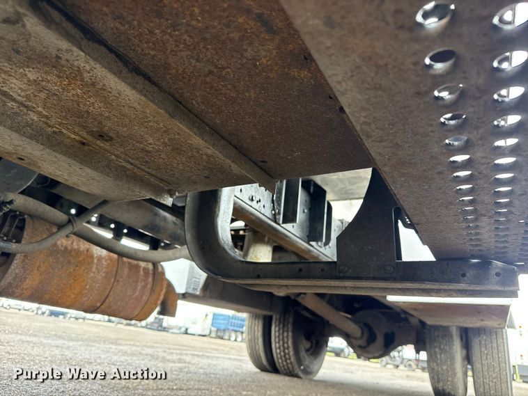 image for item EG8837 1991 International 4600 utility / service truck