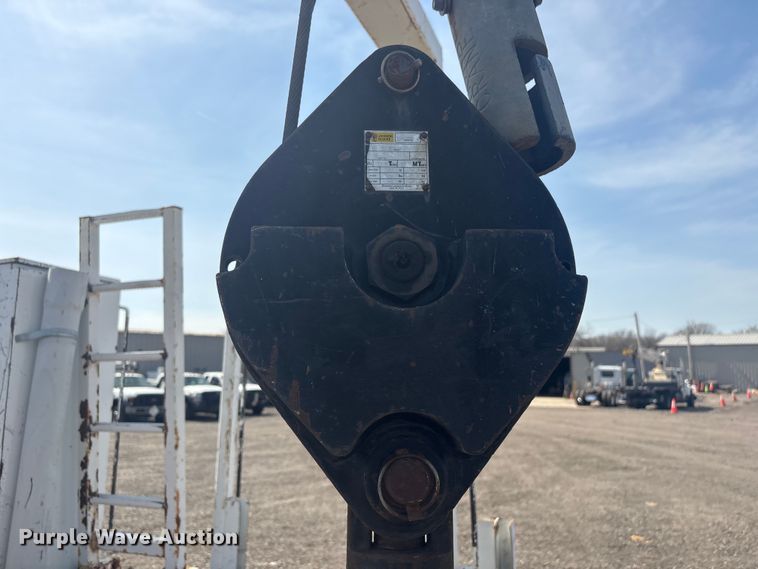 image for item EG8873 2013 Freightliner 114SD crane truck