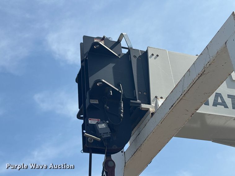 image for item EG8873 2013 Freightliner 114SD crane truck