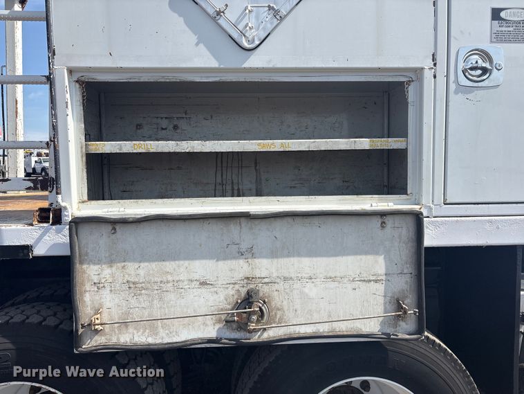 image for item EG8873 2013 Freightliner 114SD crane truck