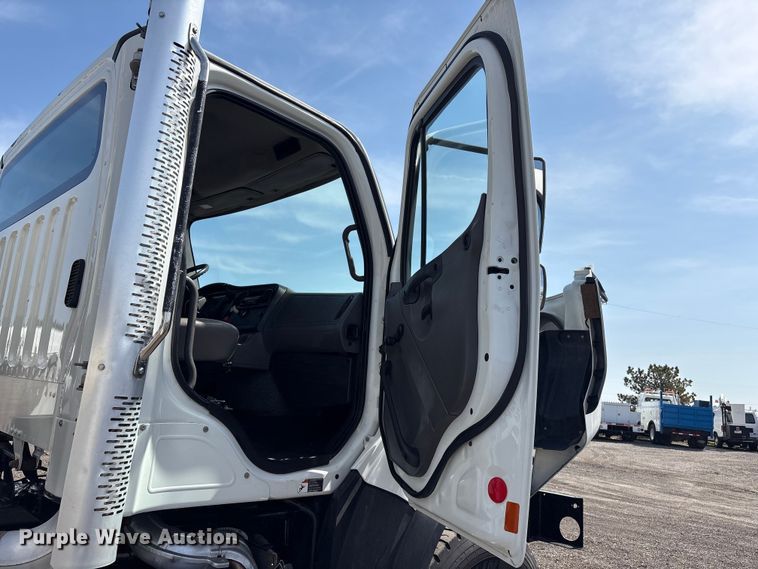 image for item EG8873 2013 Freightliner 114SD crane truck