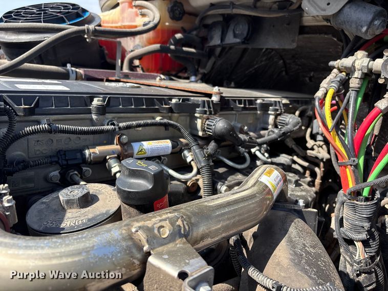 image for item EG8873 2013 Freightliner 114SD crane truck