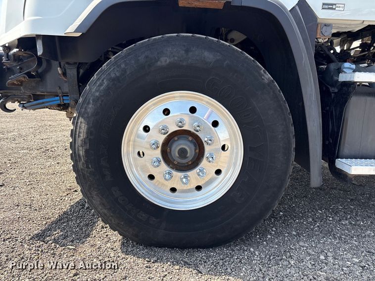 image for item EG8873 2013 Freightliner 114SD crane truck