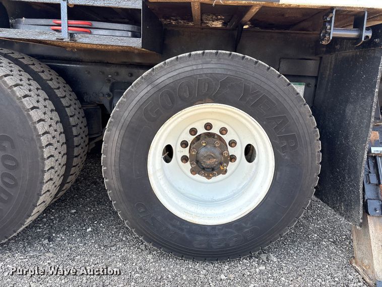 image for item EG8873 2013 Freightliner 114SD crane truck