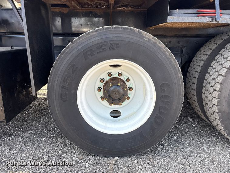 image for item EG8873 2013 Freightliner 114SD crane truck