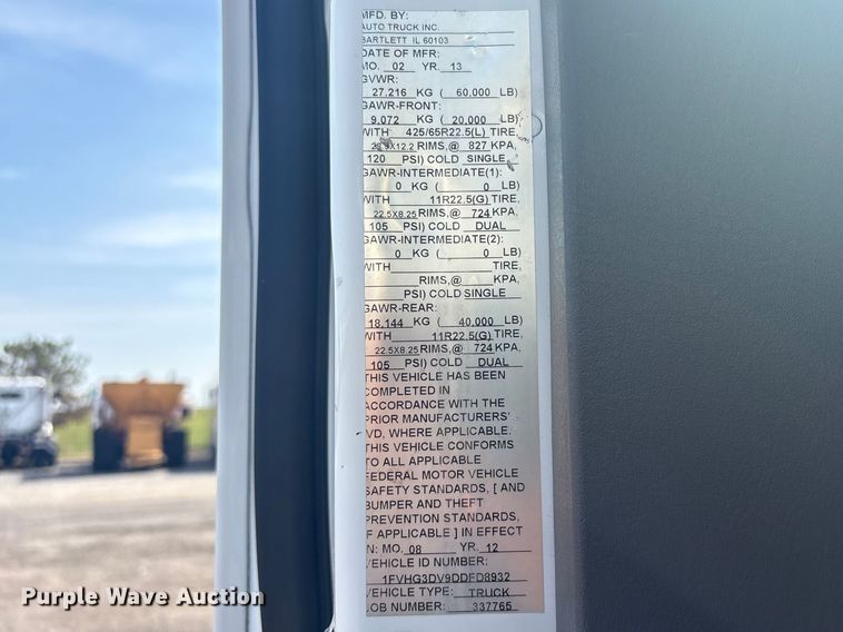 image for item EG8873 2013 Freightliner 114SD crane truck