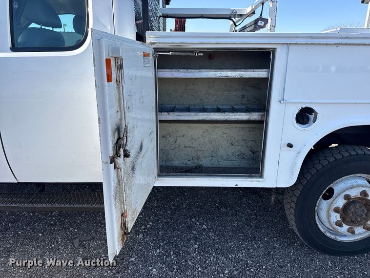 image for item EG8883 2013 Chevrolet 3500HD Ext. Cab utility bed pickup truck