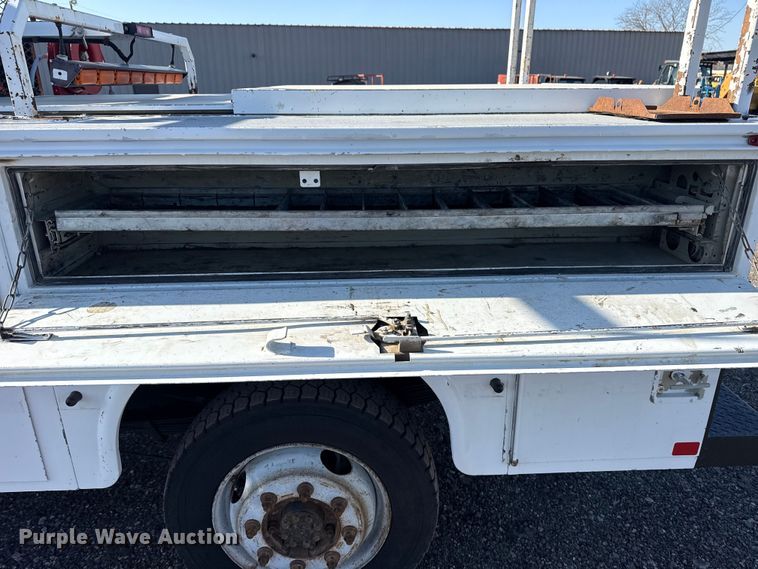 image for item EG8883 2013 Chevrolet 3500HD Ext. Cab utility bed pickup truck