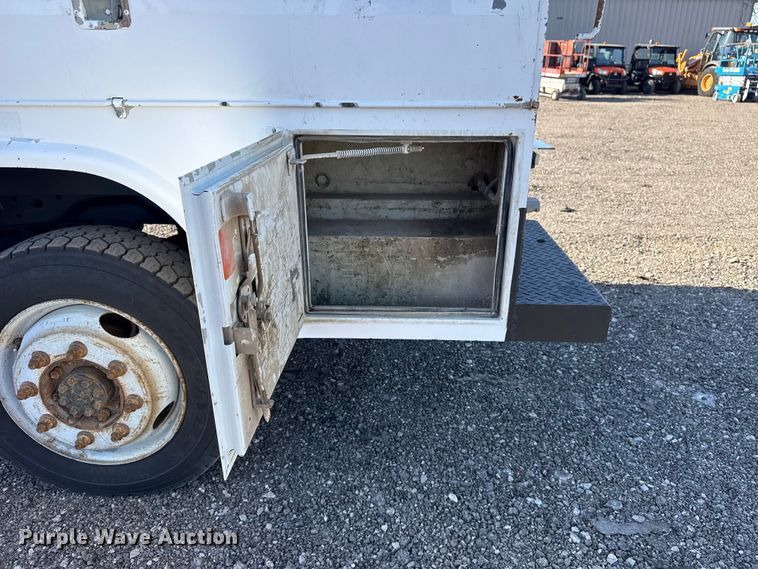 image for item EG8883 2013 Chevrolet 3500HD Ext. Cab utility bed pickup truck