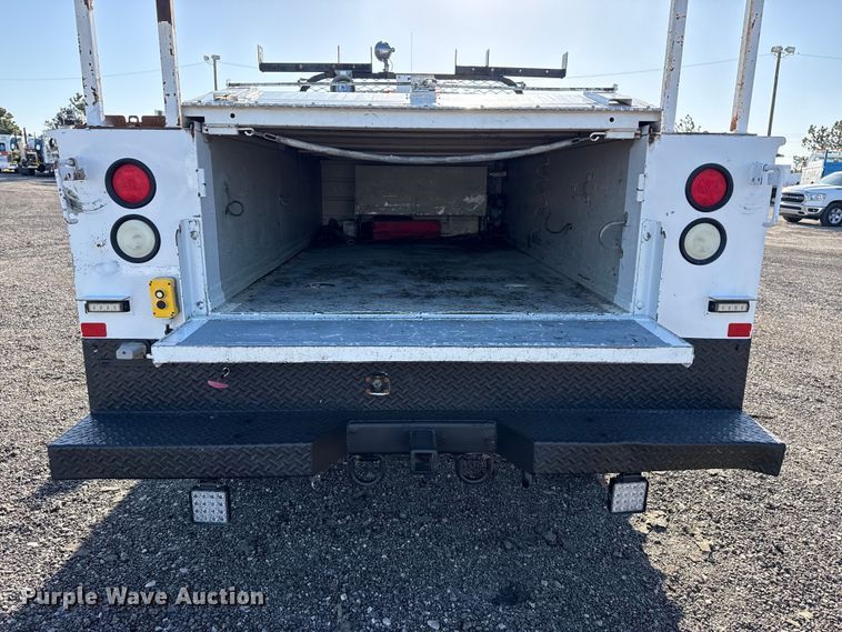 image for item EG8883 2013 Chevrolet 3500HD Ext. Cab utility bed pickup truck