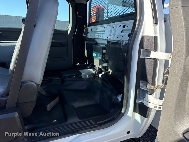 image for item EG8883 2013 Chevrolet 3500HD Ext. Cab utility bed pickup truck