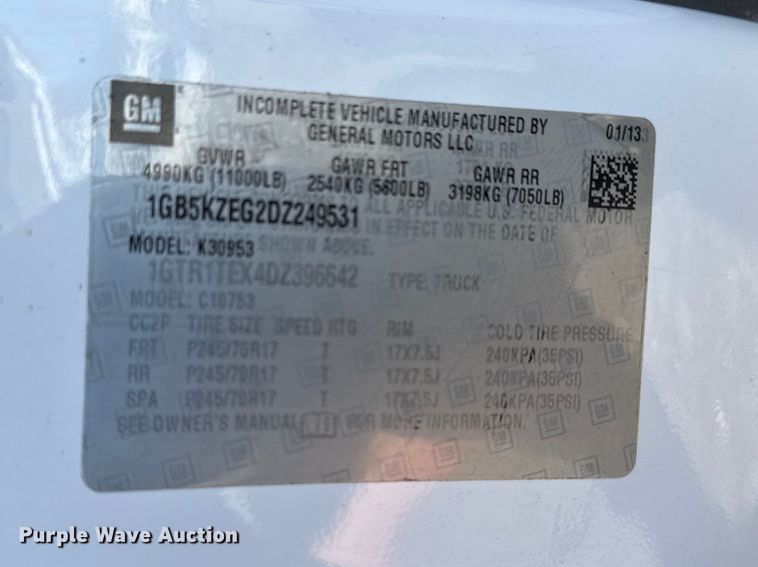 image for item EG8883 2013 Chevrolet 3500HD Ext. Cab utility bed pickup truck