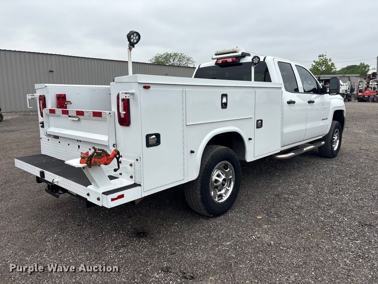 image for item EG9005 2019 Chevrolet 2500HD Ext. Cab utility bed pickup truck