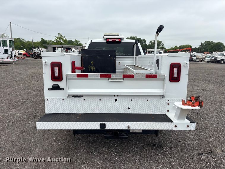 image for item EG9005 2019 Chevrolet 2500HD Ext. Cab utility bed pickup truck
