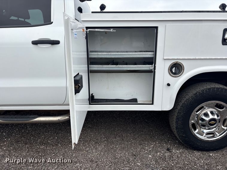 image for item EG9005 2019 Chevrolet 2500HD Ext. Cab utility bed pickup truck