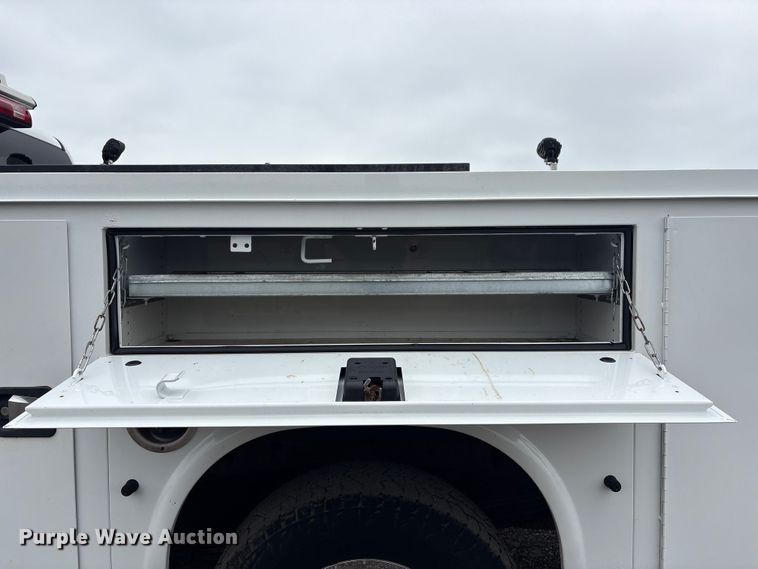 image for item EG9005 2019 Chevrolet 2500HD Ext. Cab utility bed pickup truck