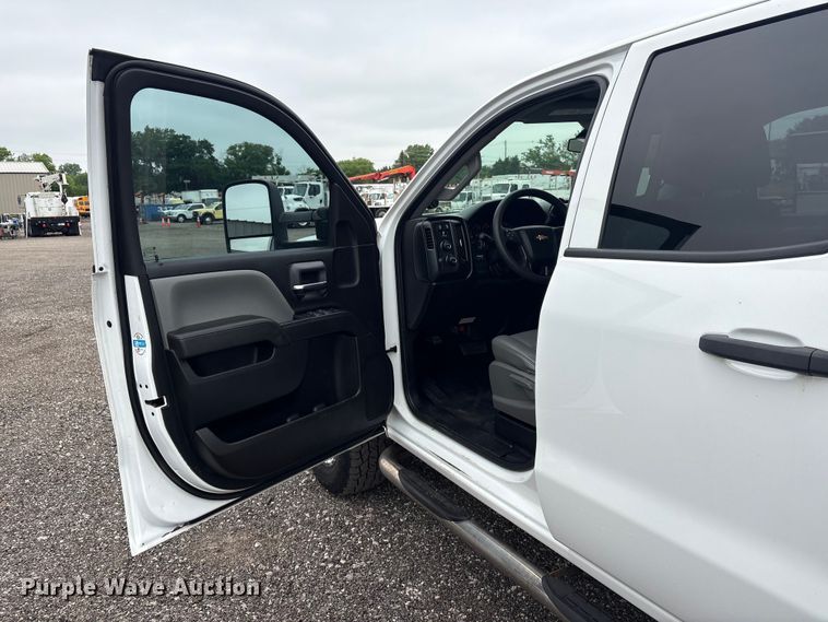image for item EG9005 2019 Chevrolet 2500HD Ext. Cab utility bed pickup truck