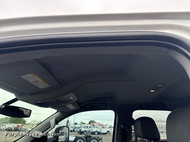 image for item EG9005 2019 Chevrolet 2500HD Ext. Cab utility bed pickup truck