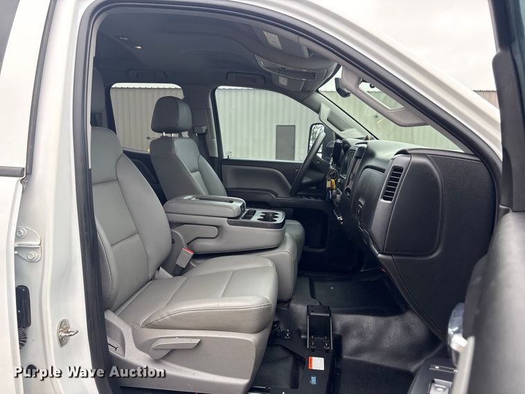 image for item EG9005 2019 Chevrolet 2500HD Ext. Cab utility bed pickup truck
