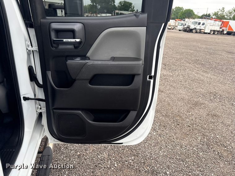 image for item EG9005 2019 Chevrolet 2500HD Ext. Cab utility bed pickup truck