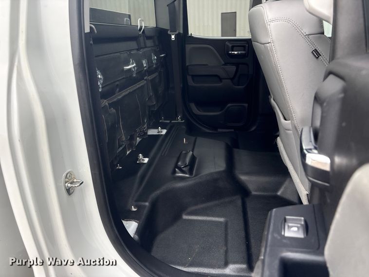 image for item EG9005 2019 Chevrolet 2500HD Ext. Cab utility bed pickup truck