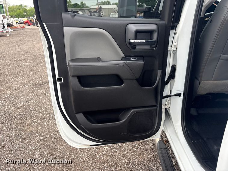 image for item EG9005 2019 Chevrolet 2500HD Ext. Cab utility bed pickup truck