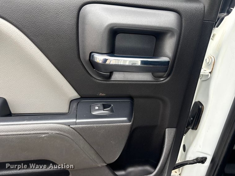 image for item EG9005 2019 Chevrolet 2500HD Ext. Cab utility bed pickup truck