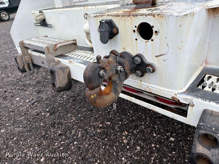 image for item EG9239 2012 Freightliner 114SD crane truck