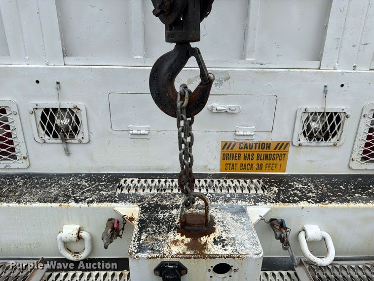 image for item EG9239 2012 Freightliner 114SD crane truck