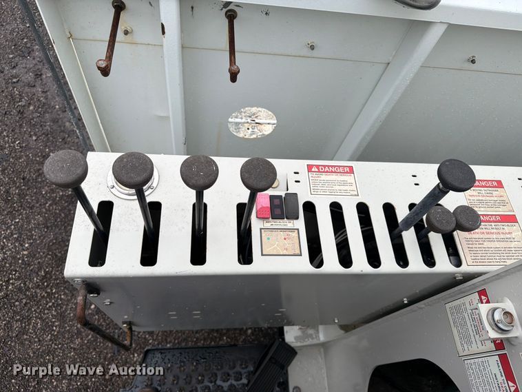 image for item EG9239 2012 Freightliner 114SD crane truck